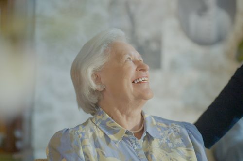 Vrouw helpen